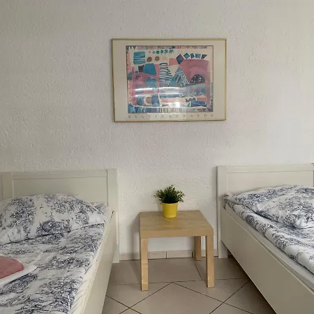 Naehe Autobahn Apartamento *
